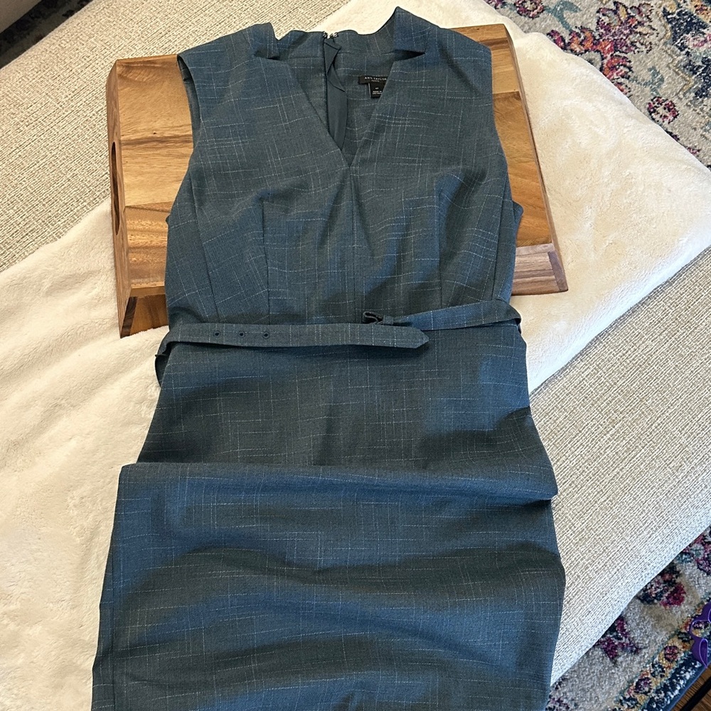 Elegant Sleeveless Teal Dress